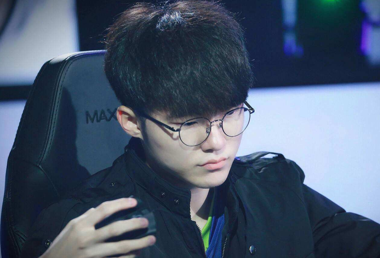 而是把兴奋